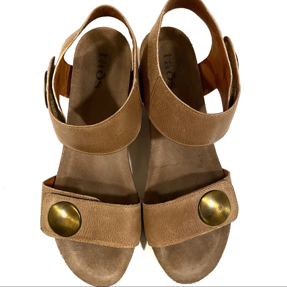 Taos Carousel 2 Wedge Sandal Leather Taupe Strap